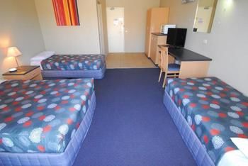 Sands Hotel, Maroubra - Accommodation Broome 2