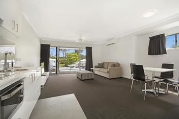 Cooroy Luxury Motel Apartments Noosa - Accommodation Broome 11