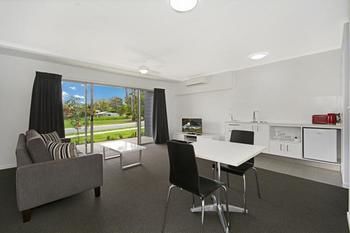 Cooroy Luxury Motel Apartments Noosa - Accommodation Broome 16