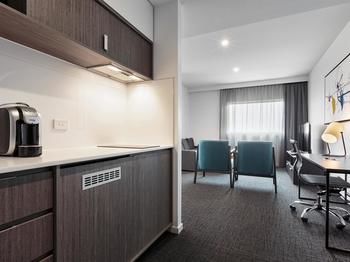 Best Western Plus Lake Kawana Hotel - Accommodation Broome 2