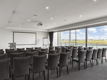 Best Western Plus Lake Kawana Hotel - Accommodation Broome 13