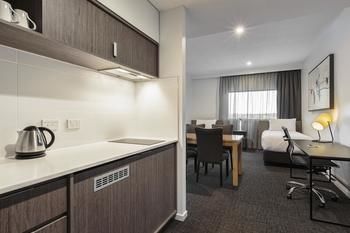 Best Western Plus Lake Kawana Hotel - Accommodation Broome 19