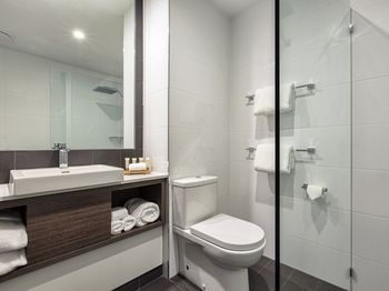 Best Western Plus Lake Kawana Hotel - Accommodation Broome 37