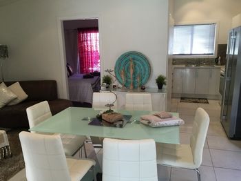 Sydney Executive Garden Villa - Accommodation Broome 7