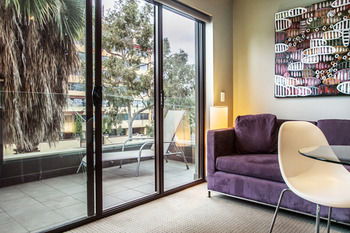Comfy Kew Apartments - Accommodation Broome 6