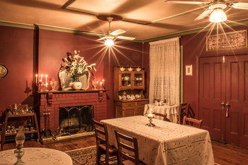 Segenhoe Inn Historic Bed & Breakfast - Accommodation Broome 0