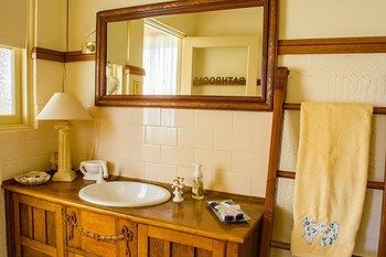 Segenhoe Inn Historic Bed & Breakfast - Accommodation Broome 6