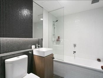 StayCentral - NGV Arts Centre Retreat - Accommodation Broome 1