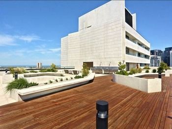 StayCentral - NGV Arts Centre Retreat - Accommodation Broome 9