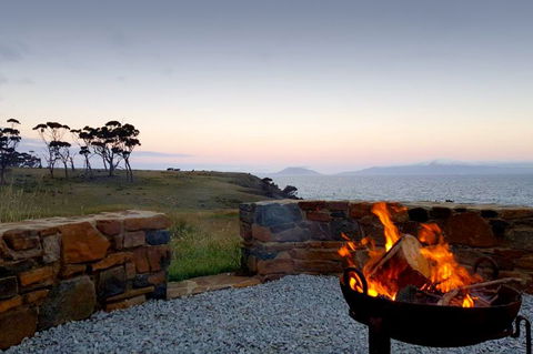 Hamptons On The Bay - Accommodation Broome 7