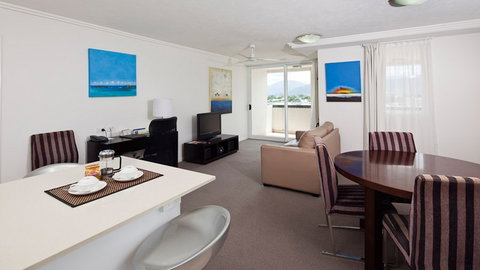 BEST WESTERN PLUS Cairns Central Apartments - Accommodation Broome 2