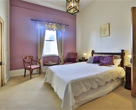 Racecourse Inn - The - Accommodation Broome 1