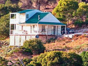 Flinders Island TAS Accommodation Broome