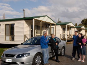 Discovery Holiday Parks  Hadspen Cosy Cabins - Accommodation Broome 2