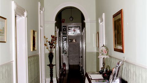 Carlyle House Rutherglen - Accommodation Broome 2