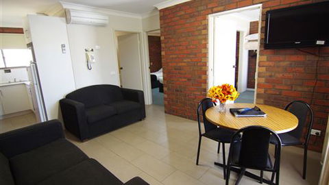 Jacaranda Motel & Holiday Units - Accommodation Broome 1