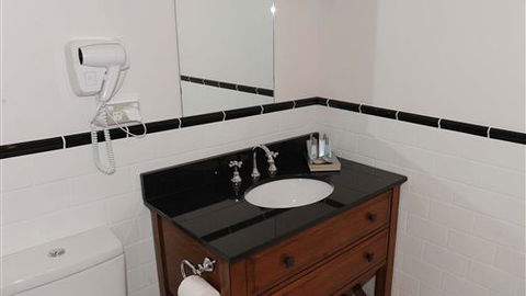 The Yarrawonga Hotel - Accommodation Broome 2