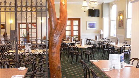 The Yarrawonga Hotel - Accommodation Broome 4