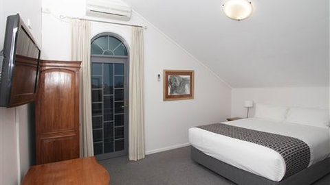 Quality Inn & Suites The Menzies - Accommodation Broome 2