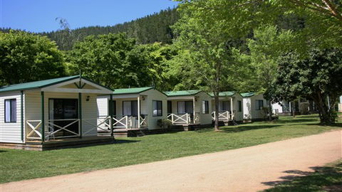 Porepunkah Pines Holiday Park - Accommodation Broome 1
