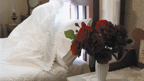 Abergeldie Bed & Breakfast - Accommodation Broome 1