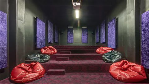 Discovery Melbourne - Accommodation Broome 3