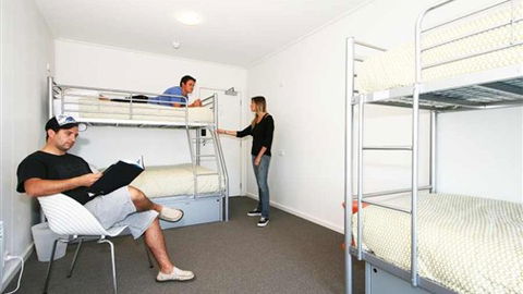 The Island Accommodation - Phillip Island YHA - Accommodation Broome 6