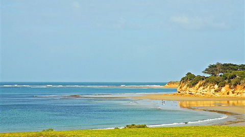 Serenity Torquay Sea View: Luxury Beachfront - Accommodation Broome 6