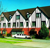 Albury Manor House - Accommodation Broome