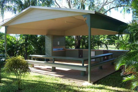 Aussie Outback Oasis Cabin & Van Village - Accommodation Broome 4