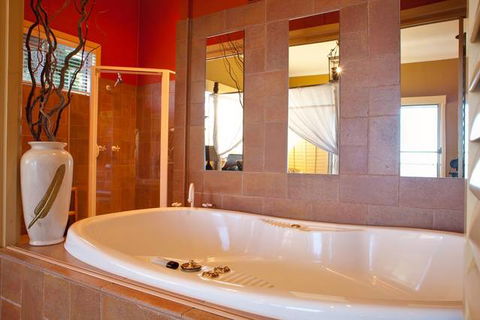 Avocado Sunset Bed & Breakfast - Accommodation Broome 2