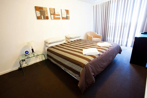 B7 Honeysuckle Apartments - Accommodation Broome 3
