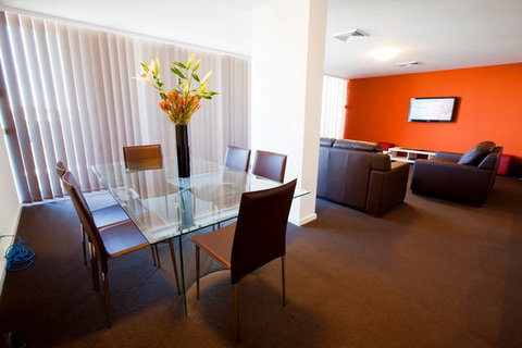 B7 Honeysuckle Apartments - Accommodation Broome 7