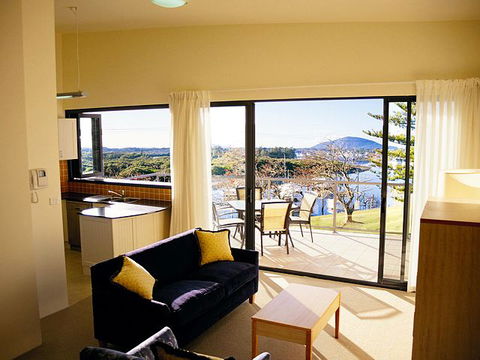 Boathouse Resort Tea Gardens - Accommodation Broome 3