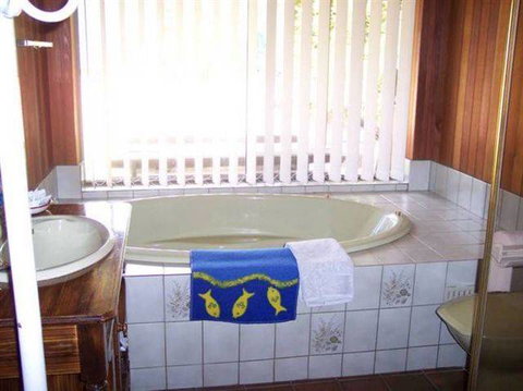 Bott's Beach Retreat - Accommodation Broome 3
