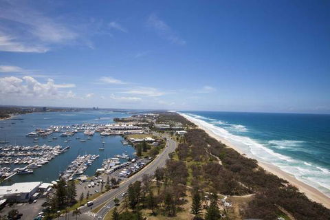 De Ville Apartments Main Beach - Accommodation Broome 2
