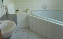 Albury Motor Village - Accommodation Broome 2