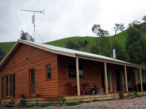 Strath Valley View B And B - Accommodation Broome 1