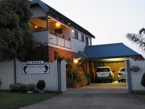 The Black Dolphin - Accommodation Broome 4