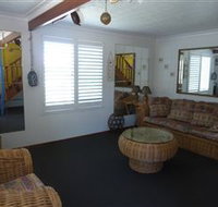 Sails Beach House Apartment Pottsville - Accommodation Broome