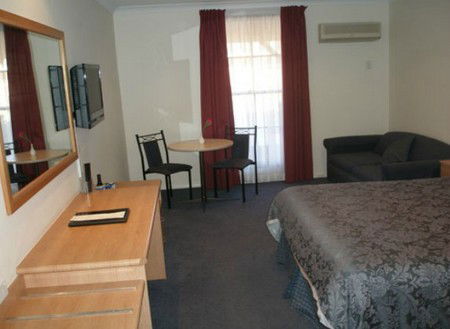 Bushmans Motor Inn - Accommodation Broome 2
