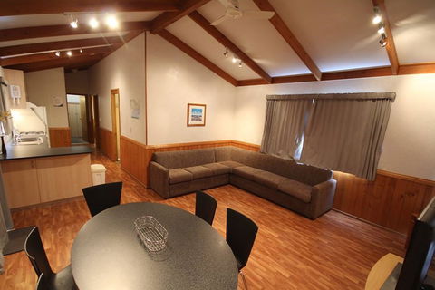 Metungholidayvillas - Accommodation Broome 0