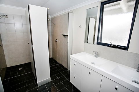 Albany YHA - Accommodation Broome 9