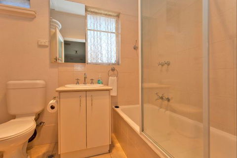 Relax On Regina - Accommodation Broome 59