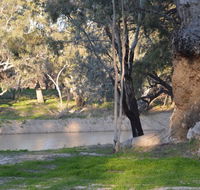 Beds in the Barwon - Accommodation Broome