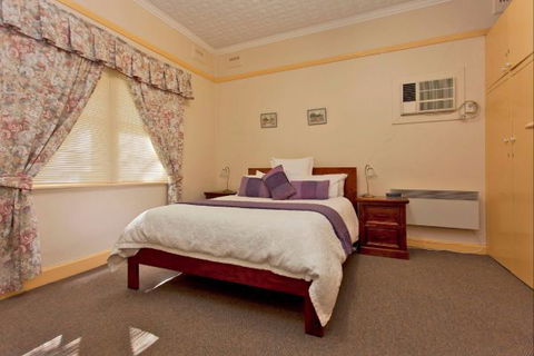 Relax On Regina - Accommodation Broome 3