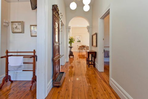 Elegance On Englehardt - Accommodation Broome 7