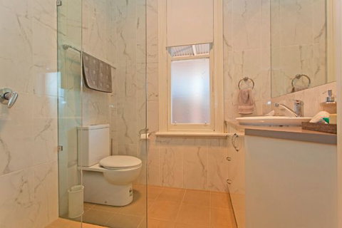 Elegance On Englehardt - Accommodation Broome 8
