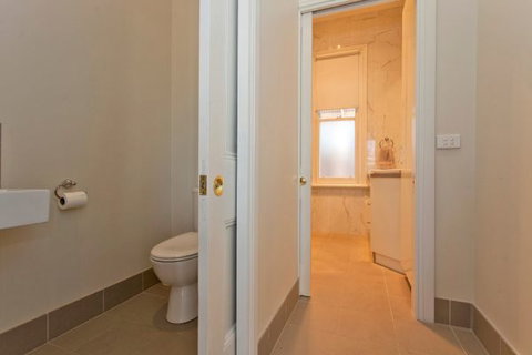 Elegance On Englehardt - Accommodation Broome 9