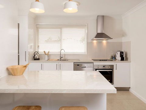 Relax On Regina - Accommodation Broome 23